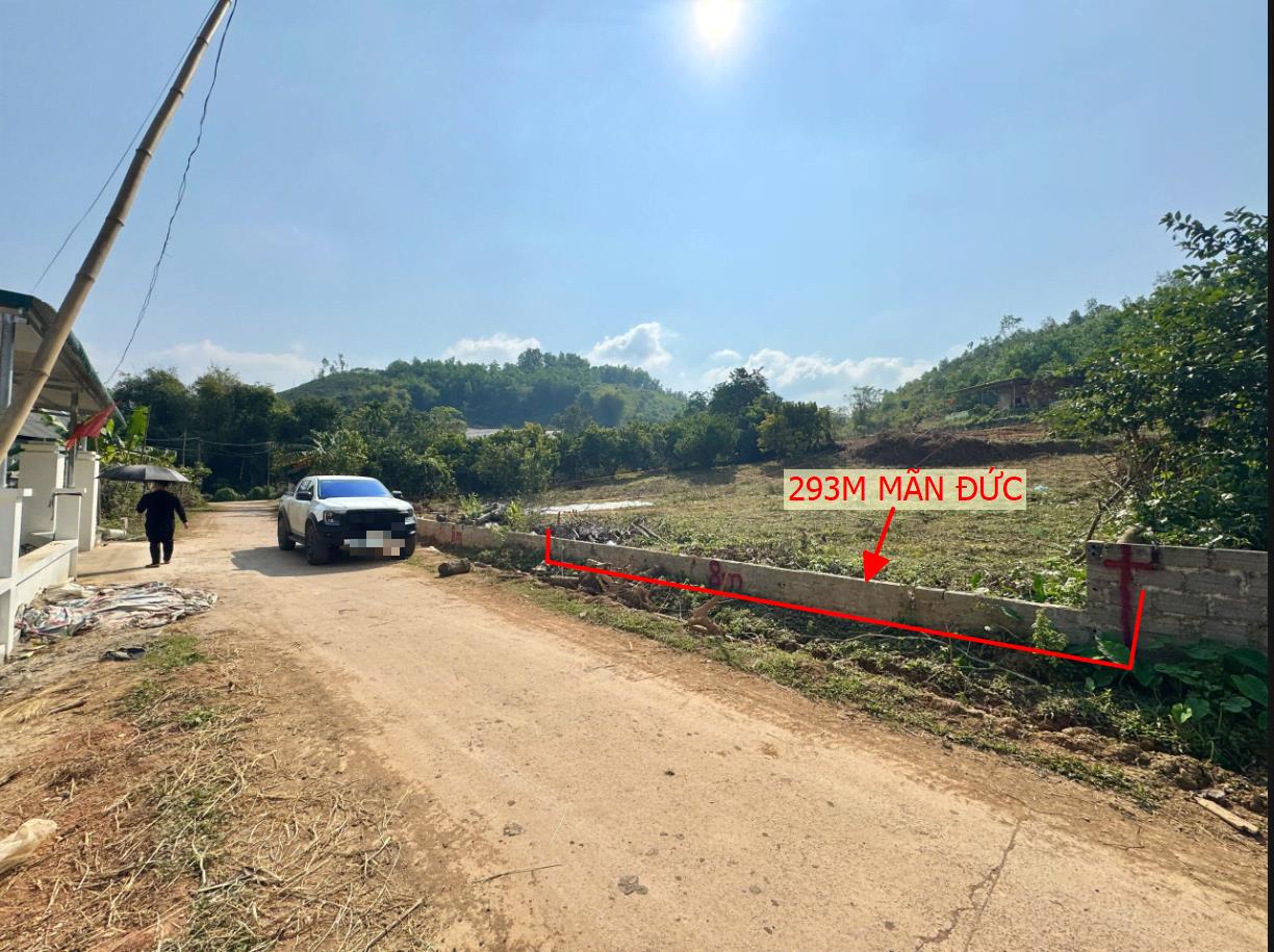 Hình ảnh Bán Lô Đất 293 Tại TT Mãn Đức Tân Lạc Bám Đường Bê Tông Ô Tô Vào Tận Đất Thế Đất Cao Thoáng Giá Đầu Tư